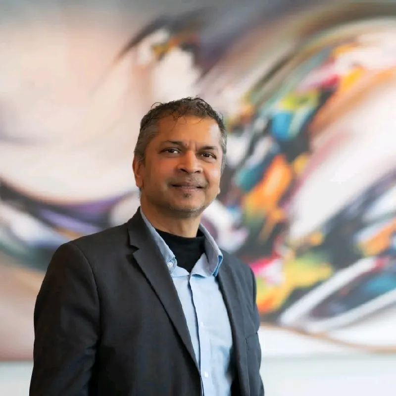 Michael Bhattoe, fiscaal communicatiespecialist